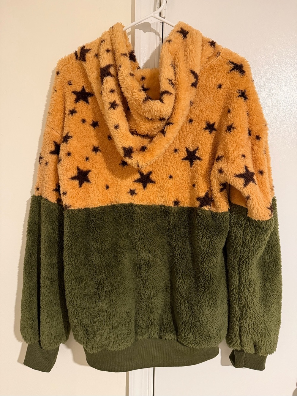 Oversized Sherpa Plush Hooded Jacket in Gold Star & Olive Size S